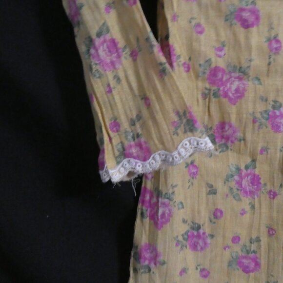 ETHNIC KIDS | 8-9 years | Traditional Floral and Lace Dress - Picture 6 of 16